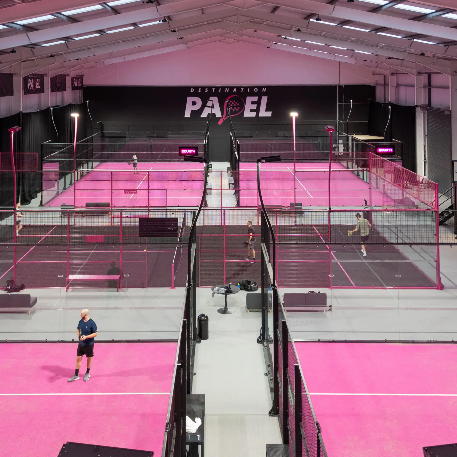 Complexes multi-sports et coworking : le nouveau modèle à succès pour les gérants de padel