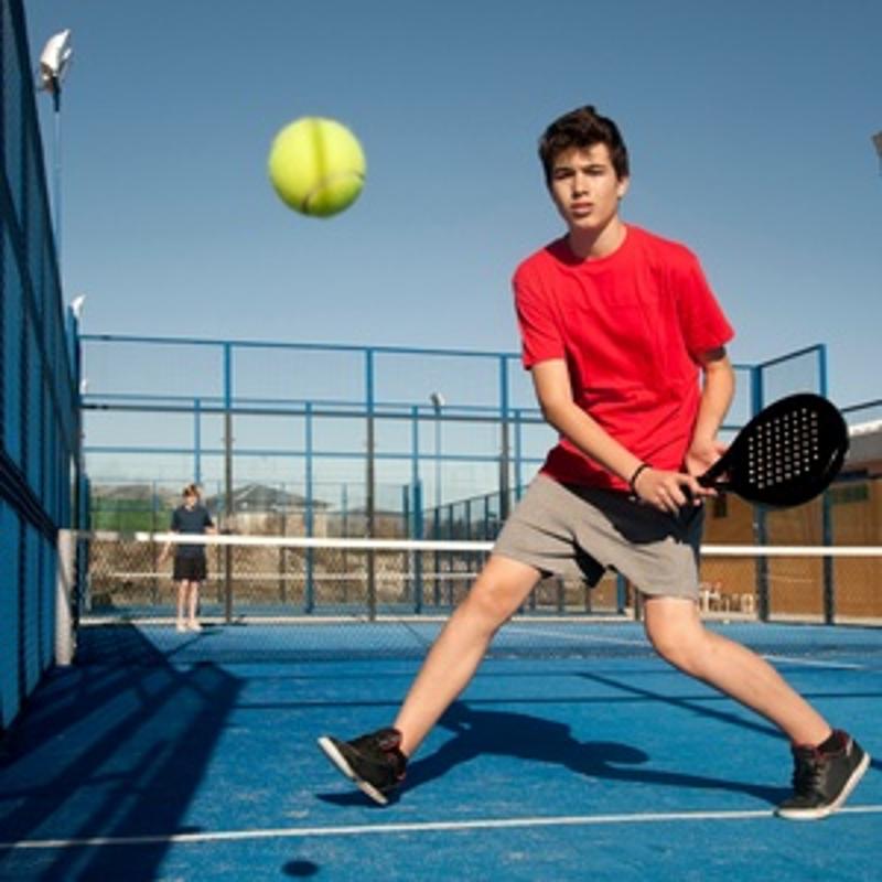 Le padel et le padbol : un nouvel atout pour les centres éducatifs